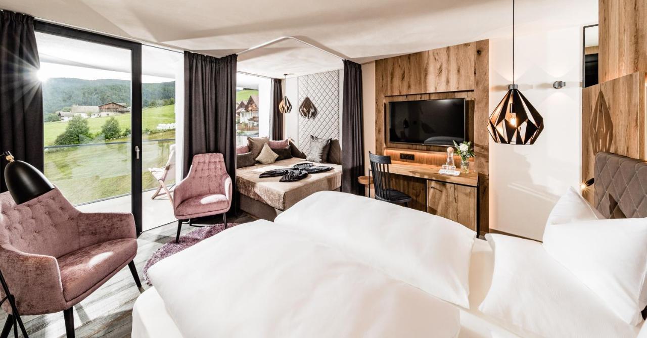 Sonnenberg Panorama Dolomites Wellbeing Hotel Maranza Bagian luar foto
